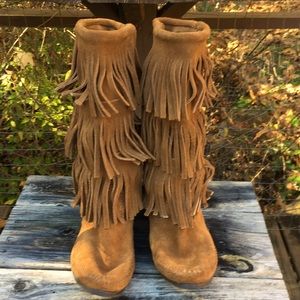 Women’s Minnetonka boots!